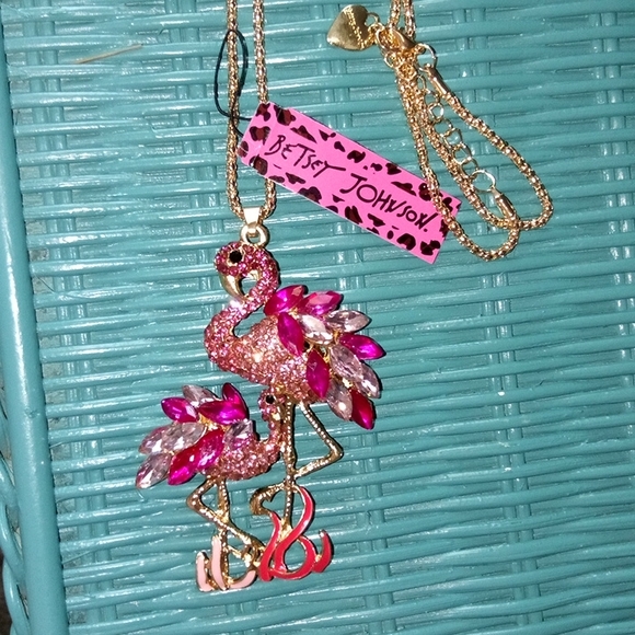 Rhinestone Flamingo 🦩 Necklace - Picture 4 of 6
